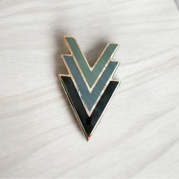 Louis Vuitton Silver-tone Enamel VVV pin featuring printed enamel inlays NWOT - Picture 4 of 13